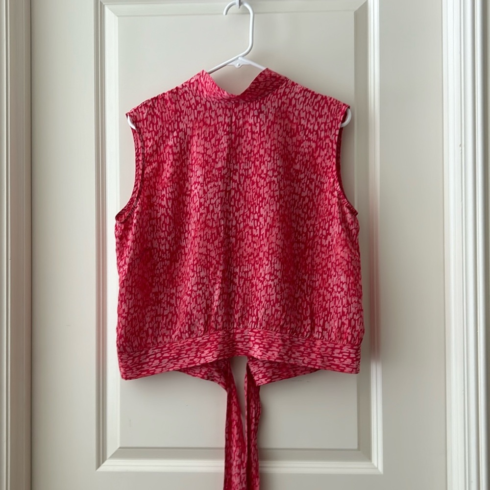 Gap 100%Silk Tie Back blouse band collar button down back Boxy sleeveless top XL